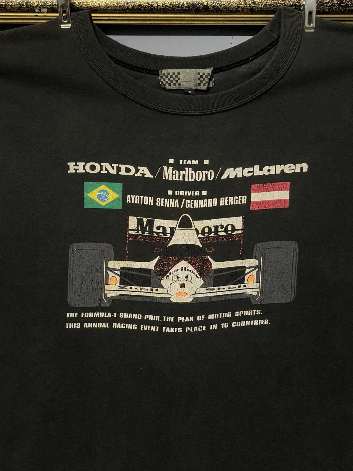 Vintage Vintage 90s Team Marlboro Legend Rider Race Sunfaded Tshirt Size US M / EU 48-50 / 2 - 3 Thumbnail