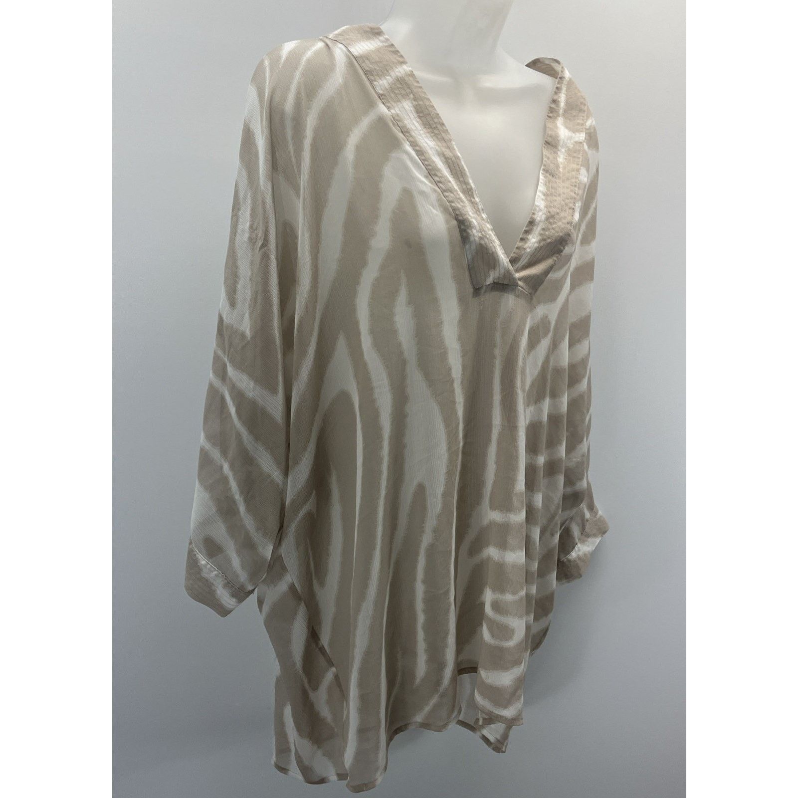 Chicos Chicos Blouse Tan Size 1 Sheer Animal Flowy Lagenlook Artsy Size M / US 6-8 / IT 42-44 - 2 Thumbnail