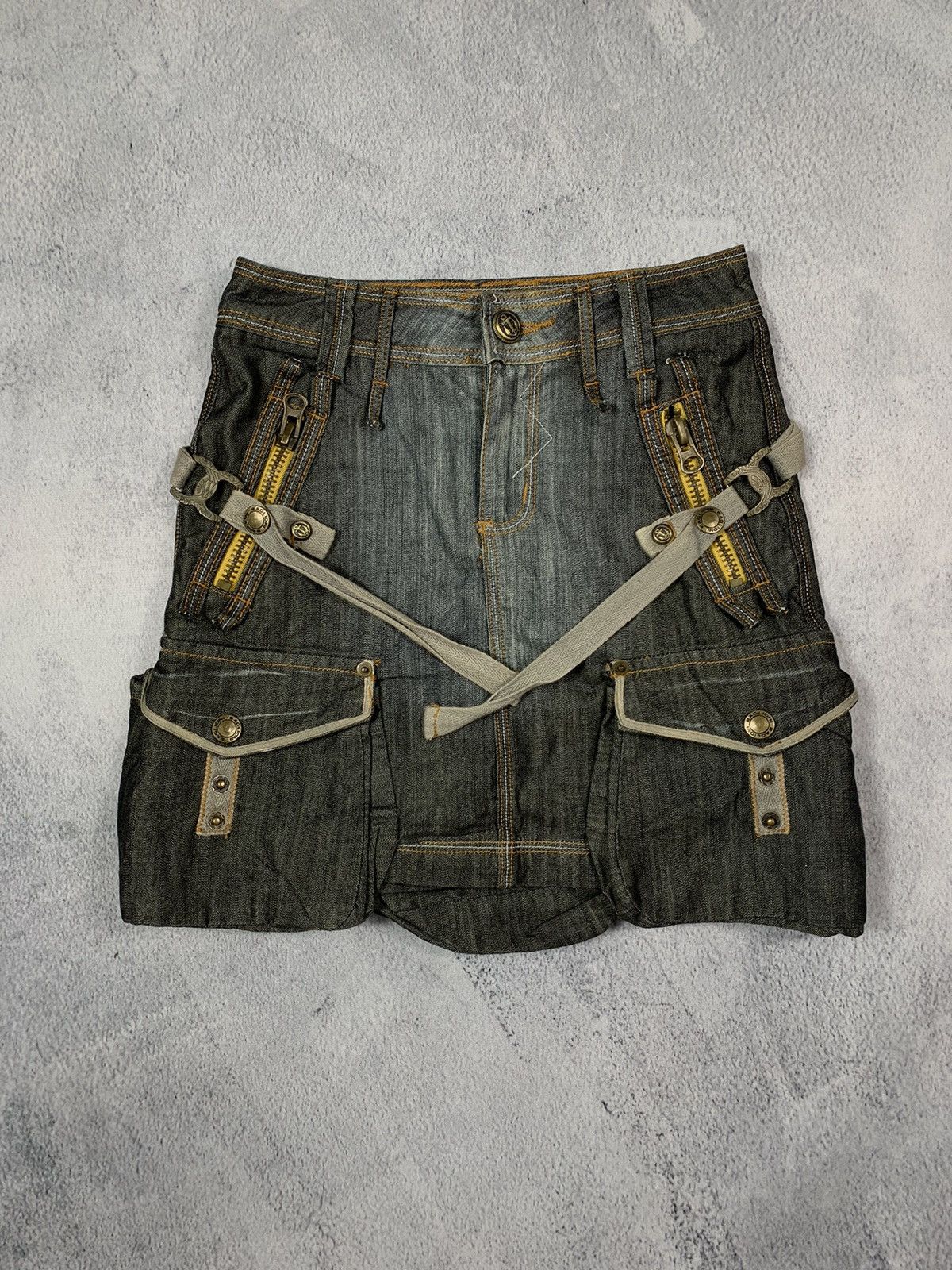 Japanese Brand × Vintage Vintage Y2K crazy bondage 9 pockets faded cargo mini skirt Size 24" / US 00 / IT 34 - 1 Thumbnail