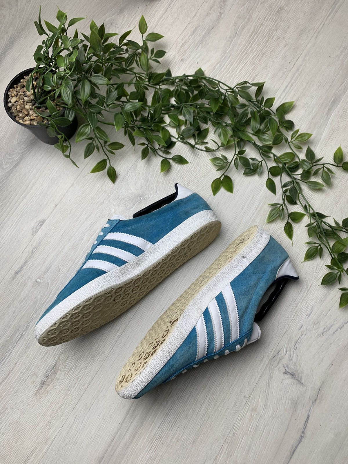 Adidas Adidas Gazelle Casual Low Top Sneaker Size US 9.5 / EU 42-43 - 3 Thumbnail