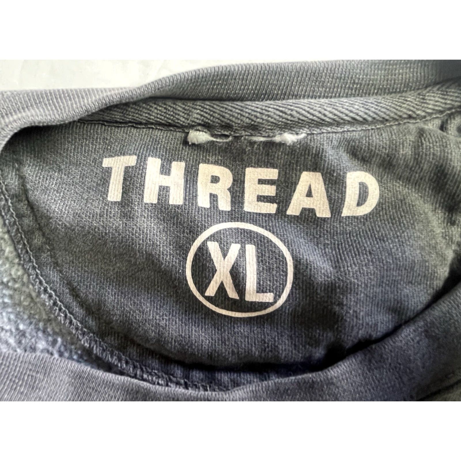 Vintage THREAD CARRY ON Sweatshirt Men XL Black Crew Neck Long Sleeve 90s Logo Pullover All Seasons Regular Size US XL / EU 56 / 4 - 7 Thumbnail