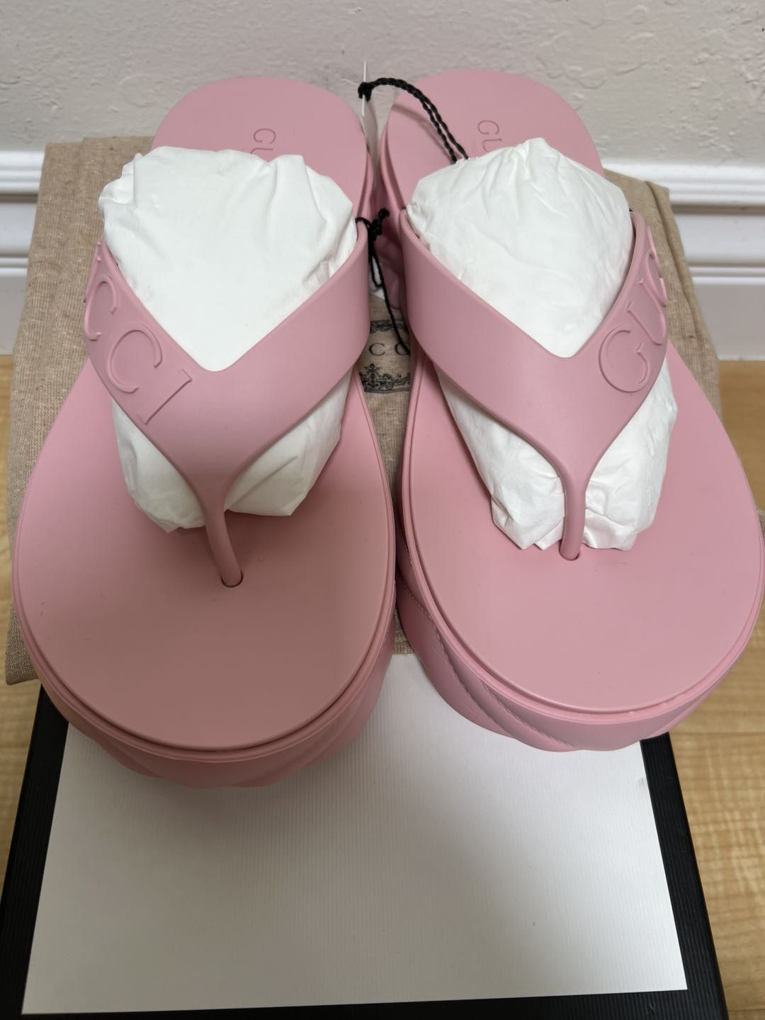 Gucci Gucci Thong Platform Sandal Pink (Women's) Size US 10 / IT 40 - 5 Thumbnail