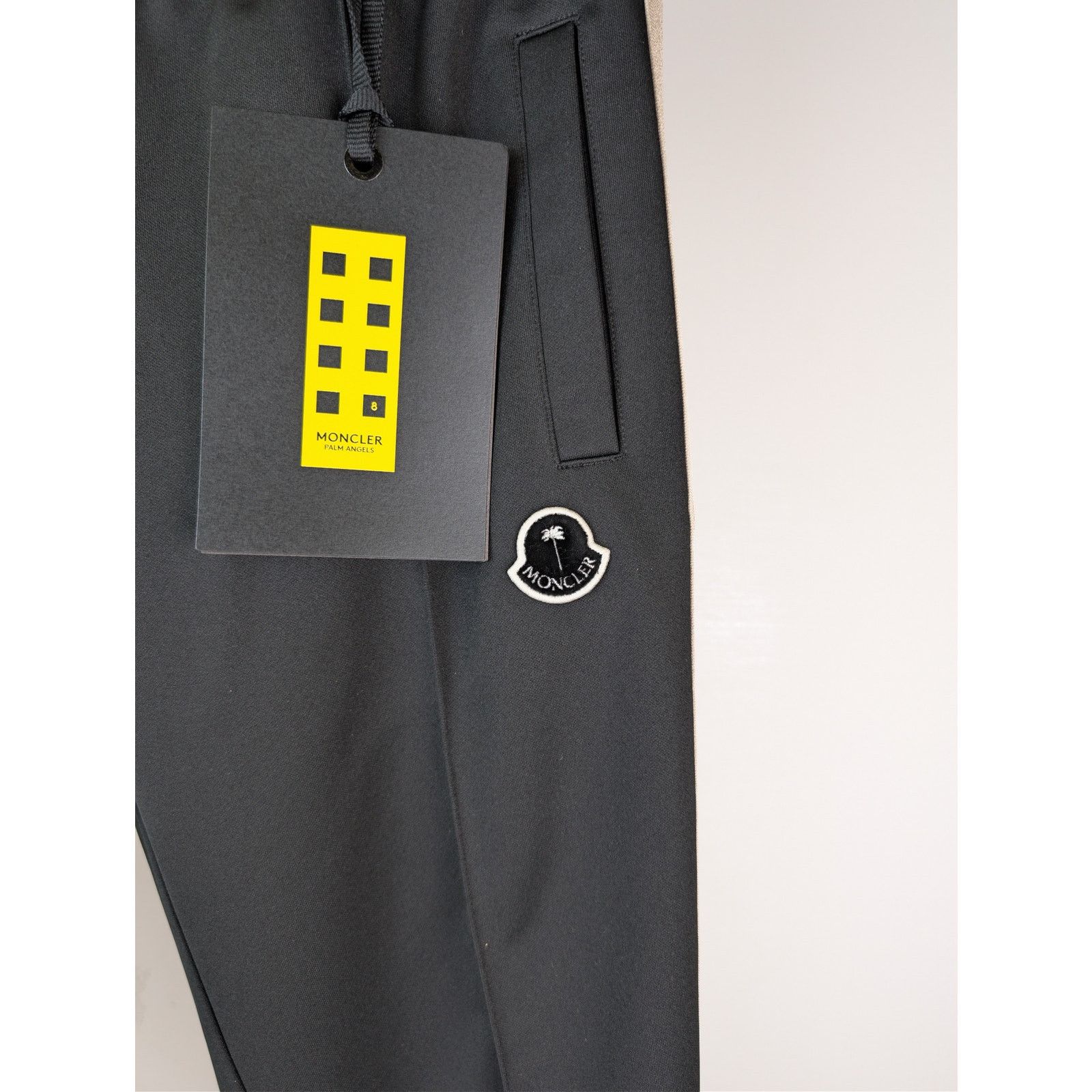 Moncler × Palm Angels o1rshd1 Sweat Bottoms Track Pants in Black / White Size US 38 / EU 54 - 7 Thumbnail