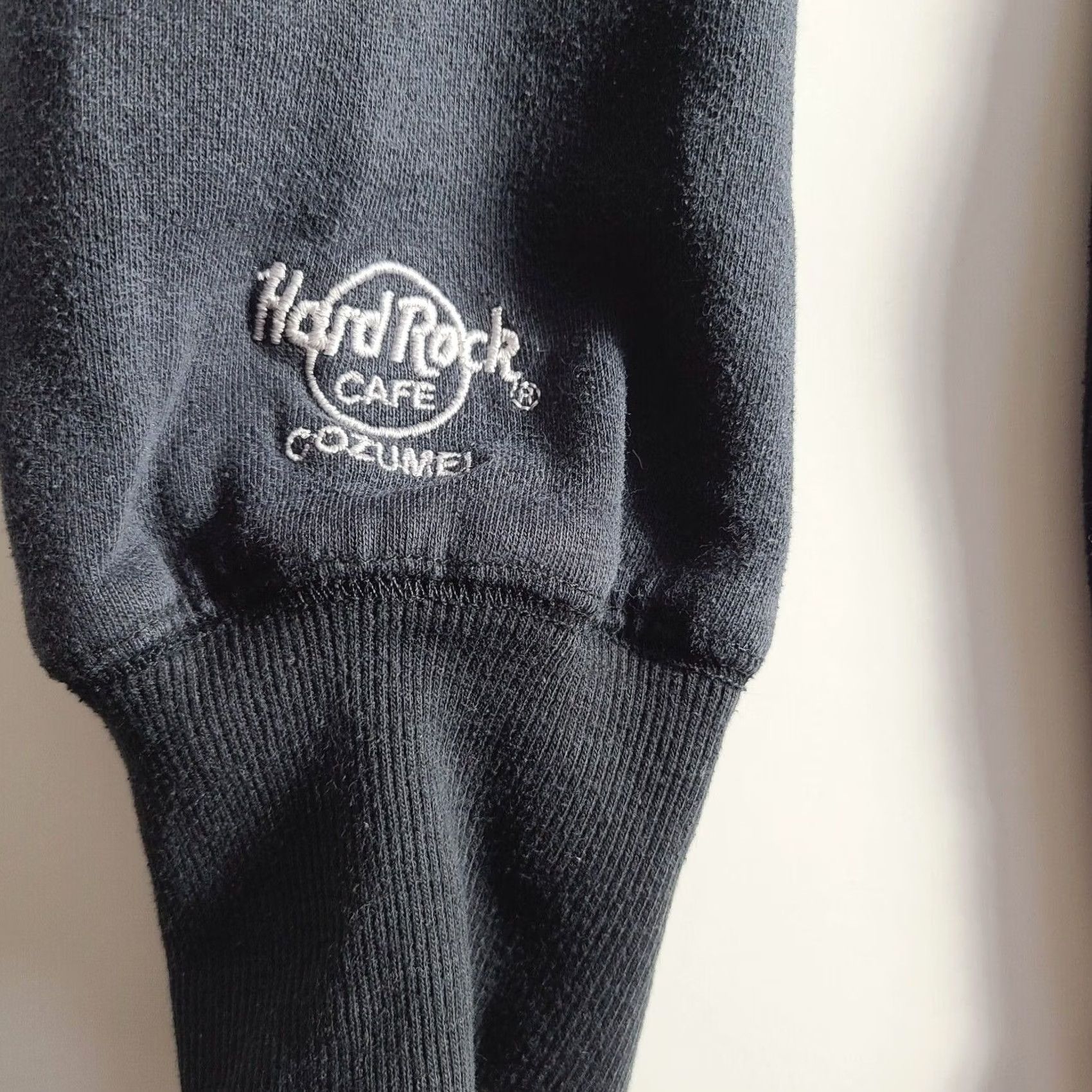 Hard Rock Cafe VINTAGE Hard Rock Cafe Sweatshirt Crewneck Stitched Graphic Front Pocket Black Large Men L USA Stitch Crewneck Sweatshirt Mens Size US L / EU 52-54 / 3 - 4 Thumbnail