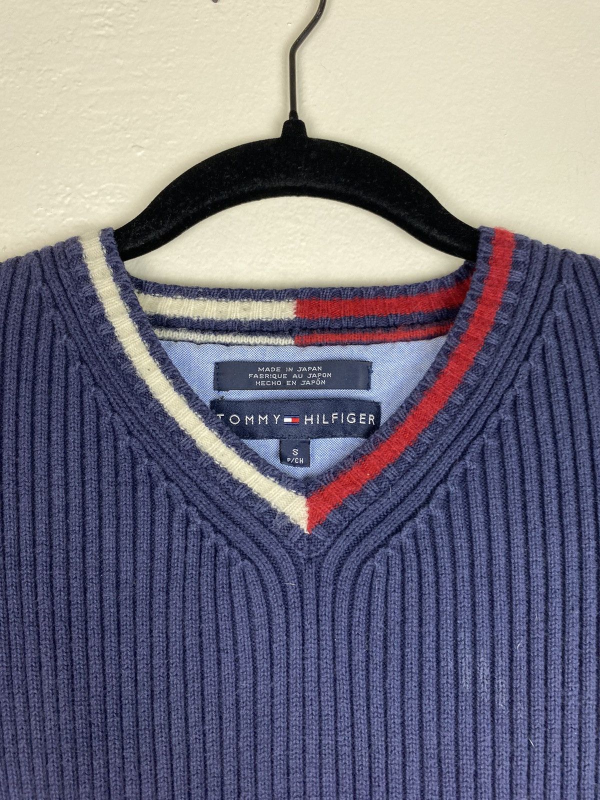 Tommy Hilfiger × Vintage Vintage Made In Japan Tommy Hilfiger V Neck Sweater Knit Size US S / EU 44-46 / 1 - 3 Thumbnail