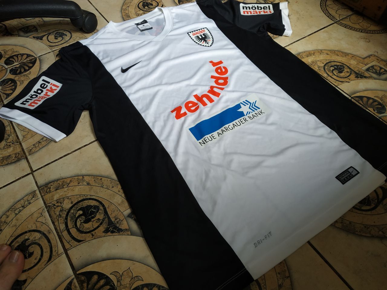 Nike Rare Nike FC Aarau 2014 Archive Jersey Swiss League Size L Size US L / EU 52-54 / 3 - 18 Thumbnail
