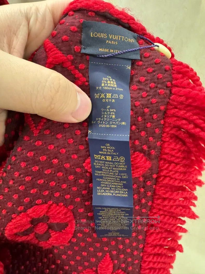 Louis Vuitton Louis Vuitton Red double-sided full-print scarf Size ONE SIZE - 2 Thumbnail