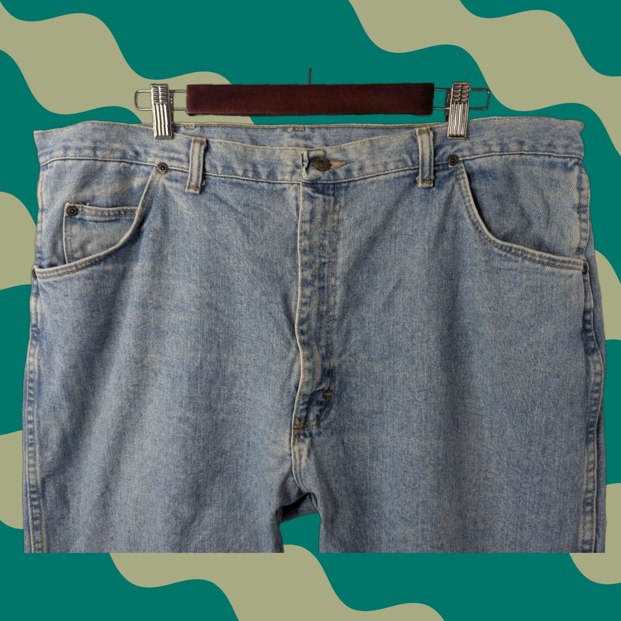 Wrangler VINTAGE Wrangler Jeans Mens 42x30 Light Blue Denim Made in USA 96501SL Wrangler 42 Jeans Mens USA Blue Denim 90s Vintage Straight Fit 96501SL Size US 41 - 1 Thumbnail