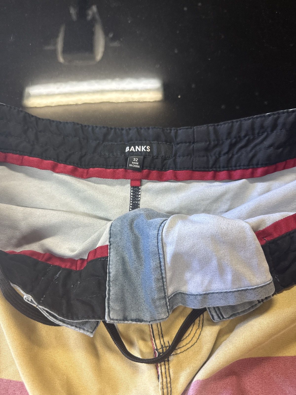 Vuori Banks Vuori multi color shorts Size US 32 / EU 48 - 2 Thumbnail