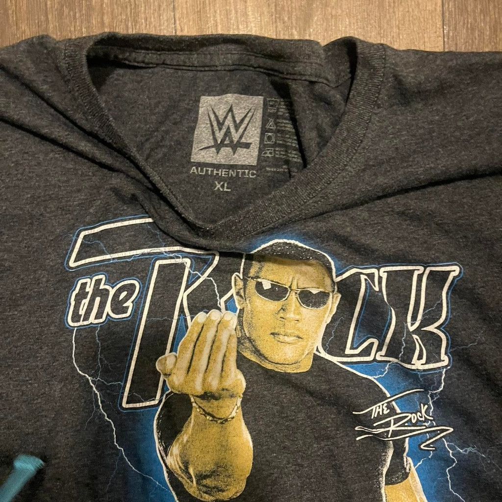 WWE The Rock Lay the Smackdown grey tee size XL Size US XL / EU 56 / 4 - 3 Thumbnail