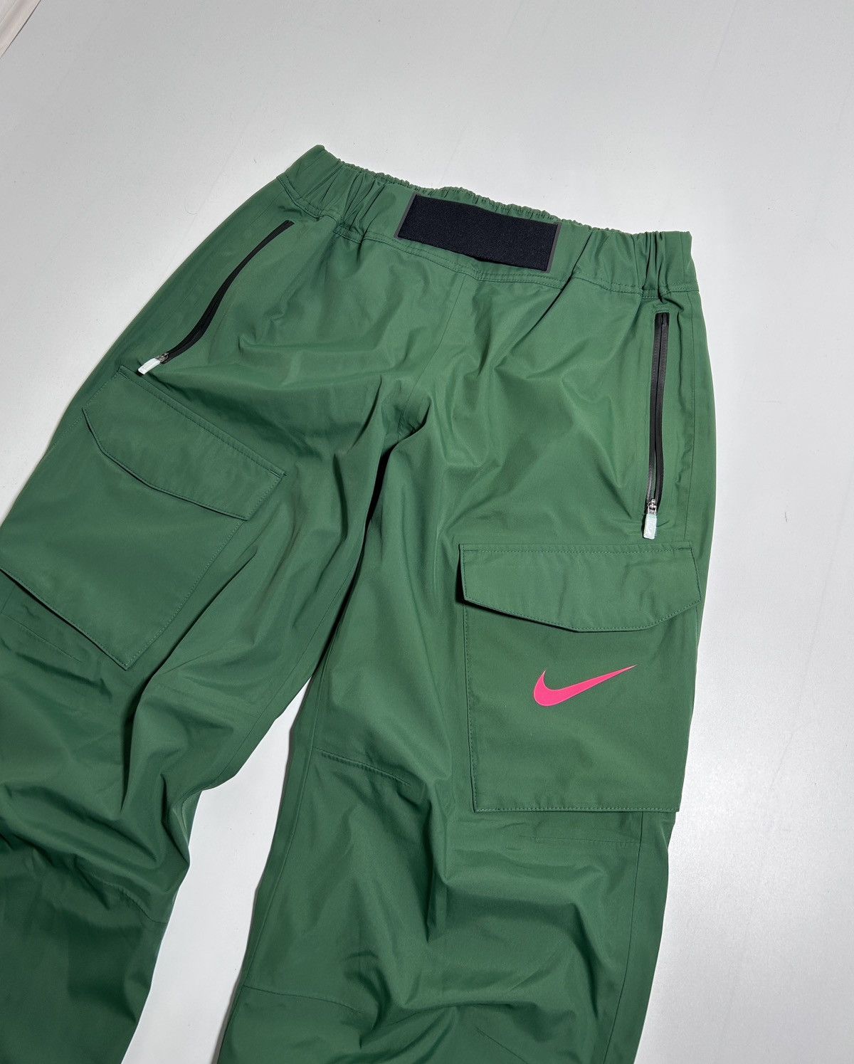 Nike Vintage Nike Nylon Cargo Pants S Size US 30 / EU 46 - 2 Thumbnail