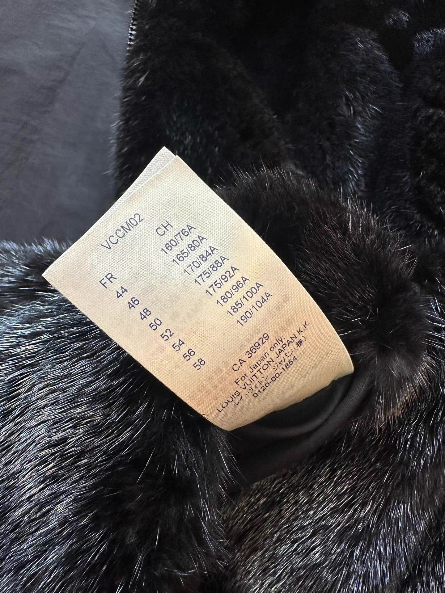 Louis Vuitton Louis Vuitton Black Mink Fur Hooded Coa Q14 Size US XXL / EU 58 / 5 - 2 Thumbnail