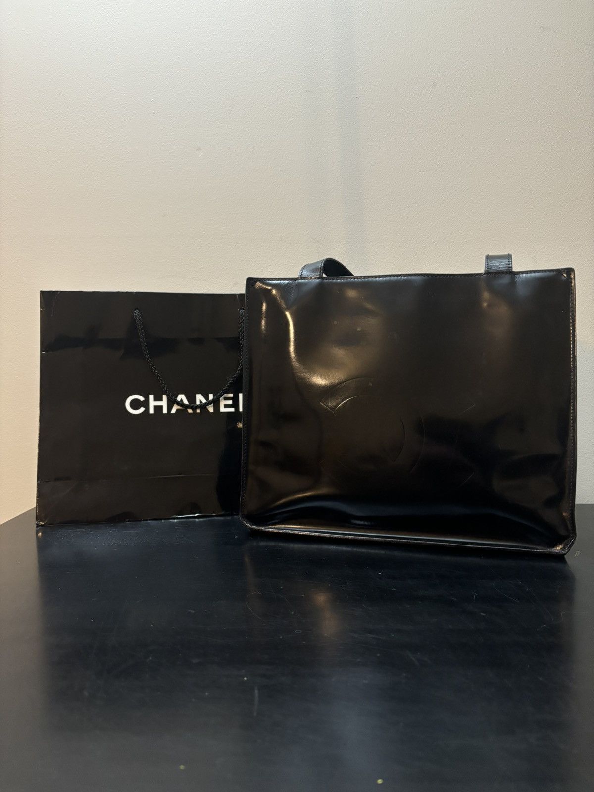 Chanel Chanel CC Logo Coco Patent Leather Shopper Tote Black Size ONE SIZE - 1 Thumbnail