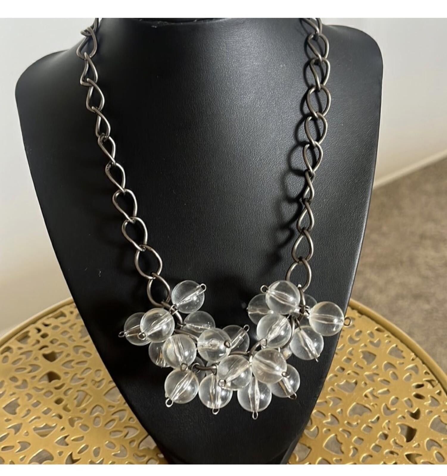 Other Clear acrylic beaded statement necklace Size ONE SIZE - 2 Thumbnail