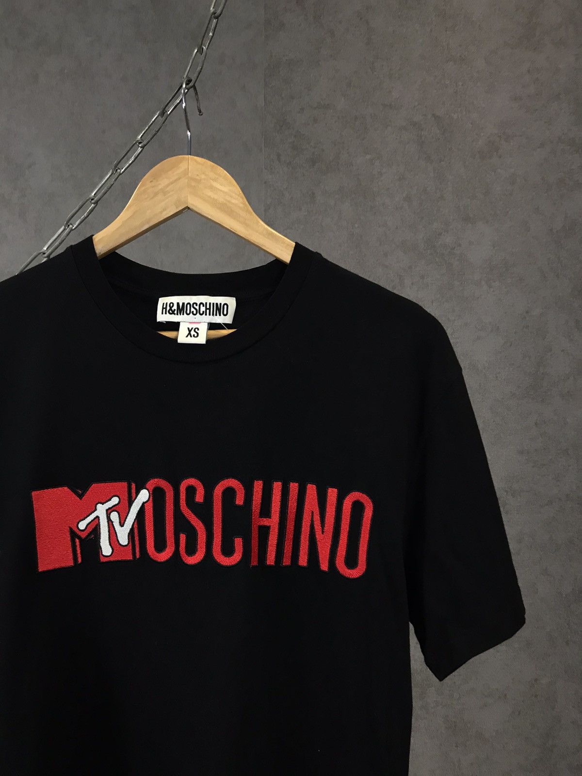 H&M × Moschino Moschino x H&M MTV designer tee Size US XS / EU 42 / 0 - 2 Thumbnail