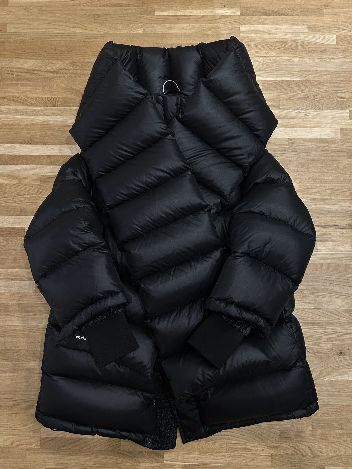 Balenciaga Balenciaga Outspace Puffer Jacket Size US S / EU 44-46 / 1 - 1 Thumbnail