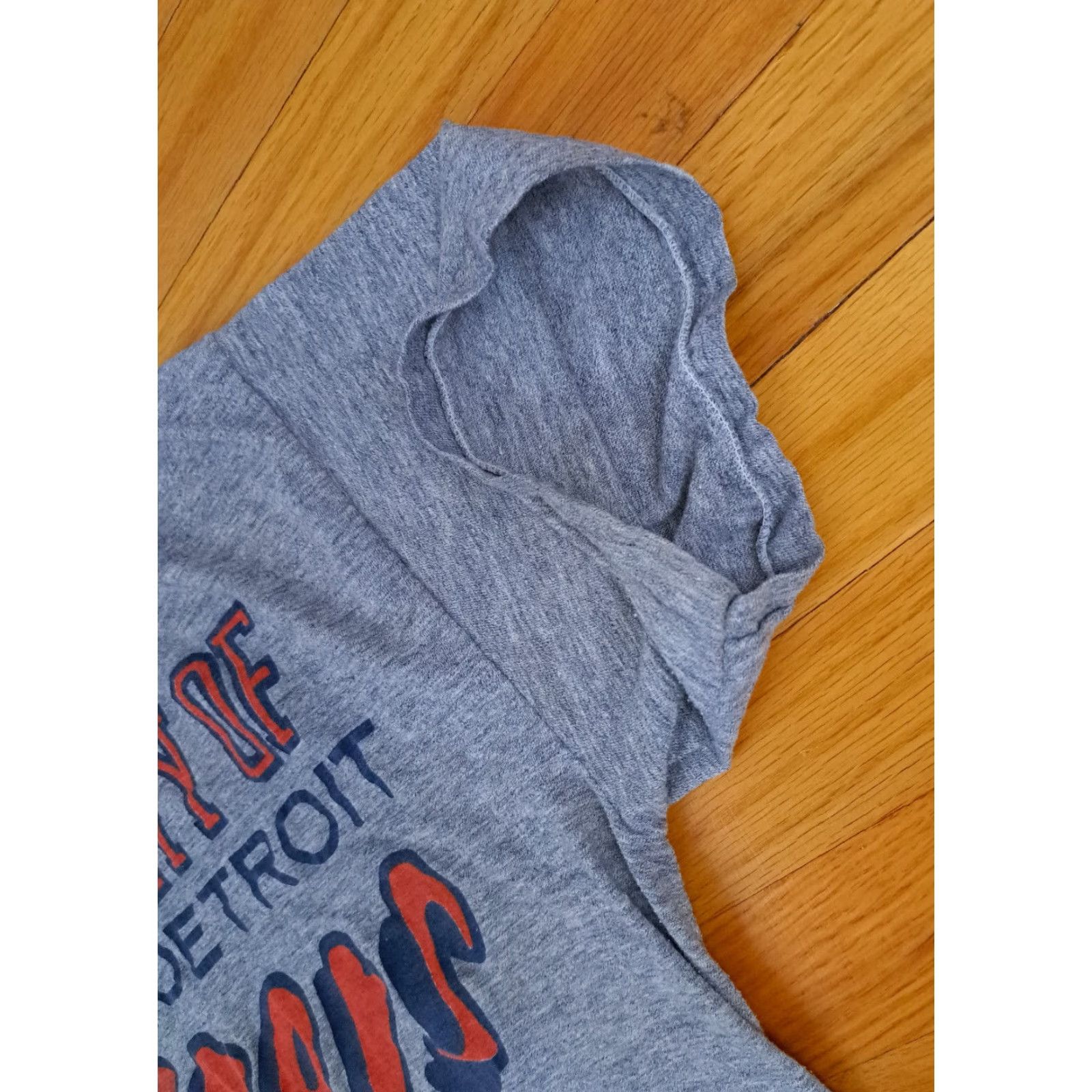 Vintage Nike Shirt Detroit Tigers USA Baseball T-Shirt LG Gray Single Stitch Sportswear Men Short Sleeve 1980s Vintage Tigers Fans Mens Size US L / EU 52-54 / 3 - 4 Thumbnail