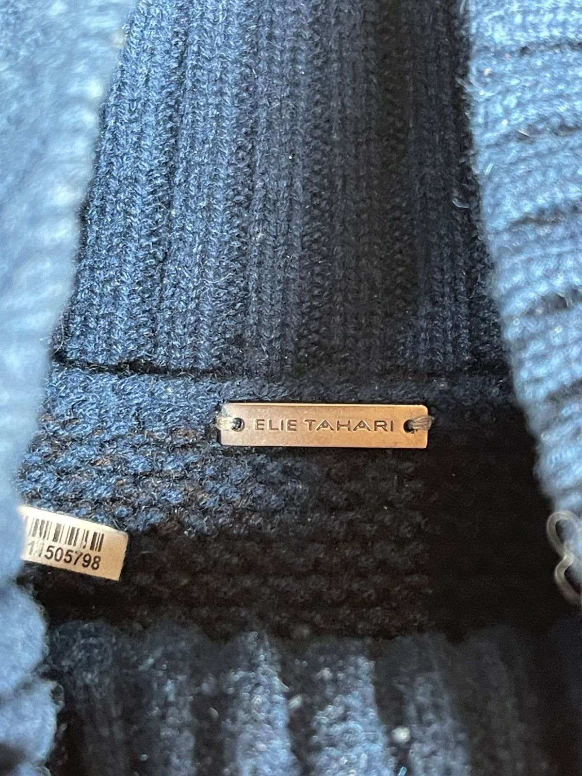 Elie Tahari Elie Tahari Mock Neck Warner Wool Cashmere Sweater Size S / US 4 / IT 40 - 2 Thumbnail