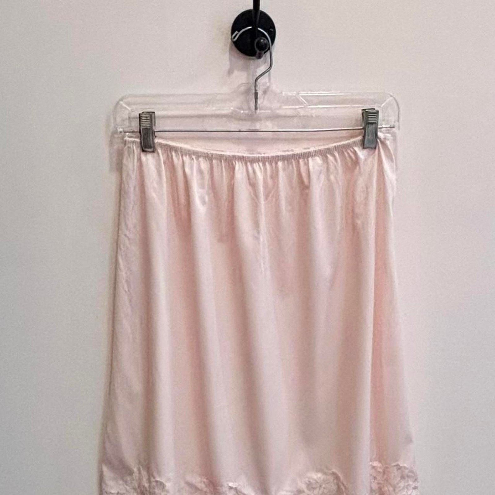 Anthropologie Baby Pink Slip Skirt With Lace Trim Sz L Size 34" / US 12 / IT 48 - 4 Thumbnail