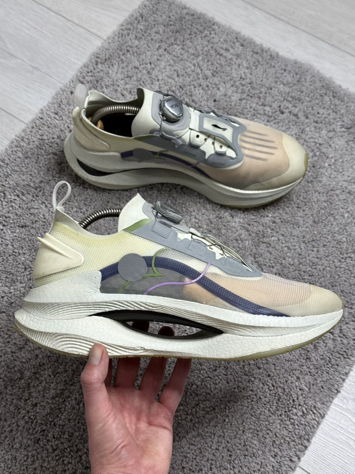 Li-Ning Li-Ning x Soulland Shadow "Snow White" Running Shoes Carbon Size US 9.5 / EU 42-43 - 3 Thumbnail