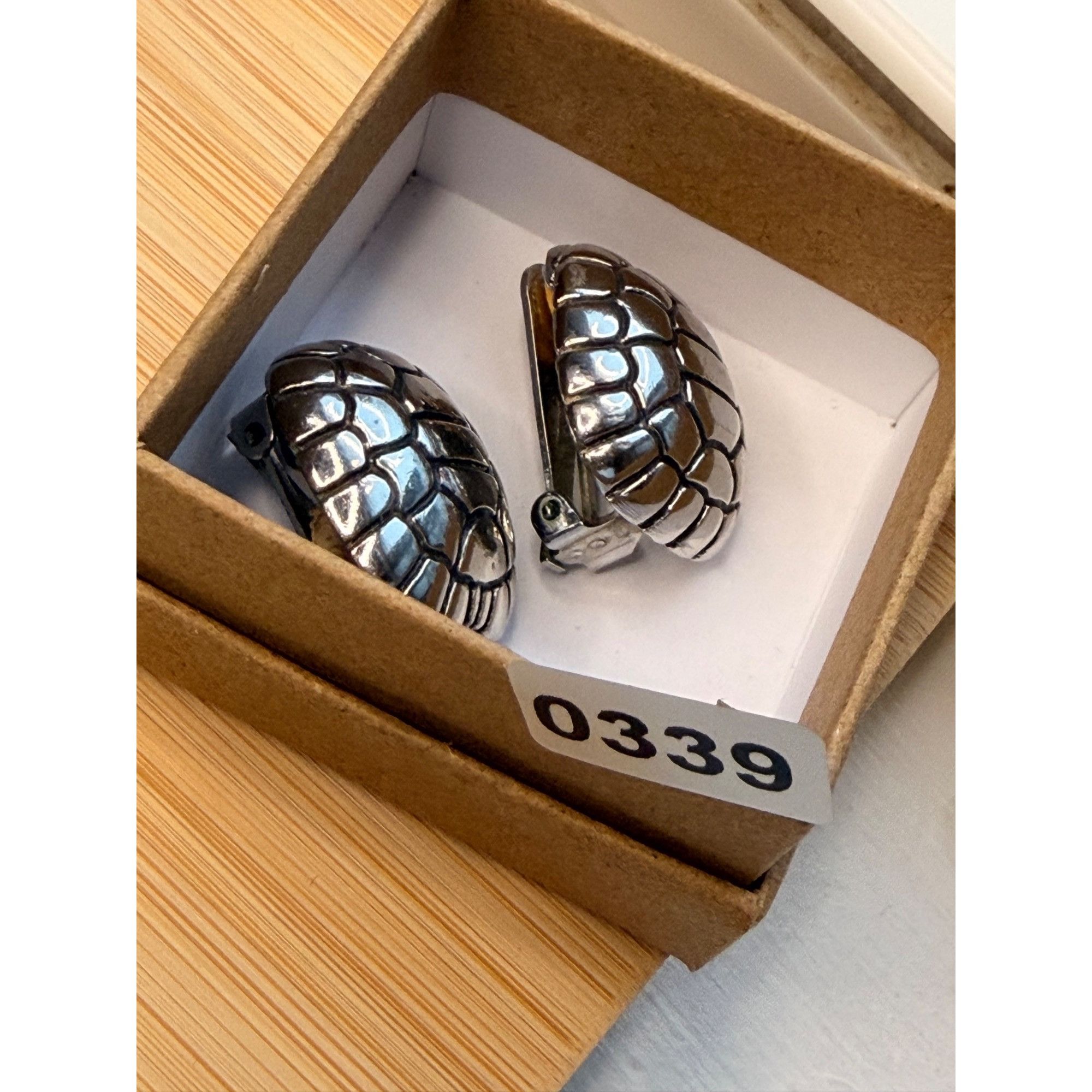 Other Turtle Shell Design Clip-On Earrings In Silver Finish Size ONE SIZE - 2 Thumbnail