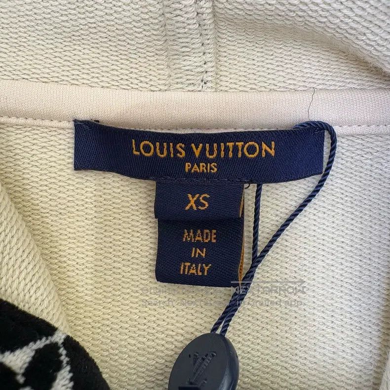 Louis Vuitton Louis Vuitton Monogram Full Logo Velvet Hoodie Size US XS / EU 42 / 0 - 7 Thumbnail