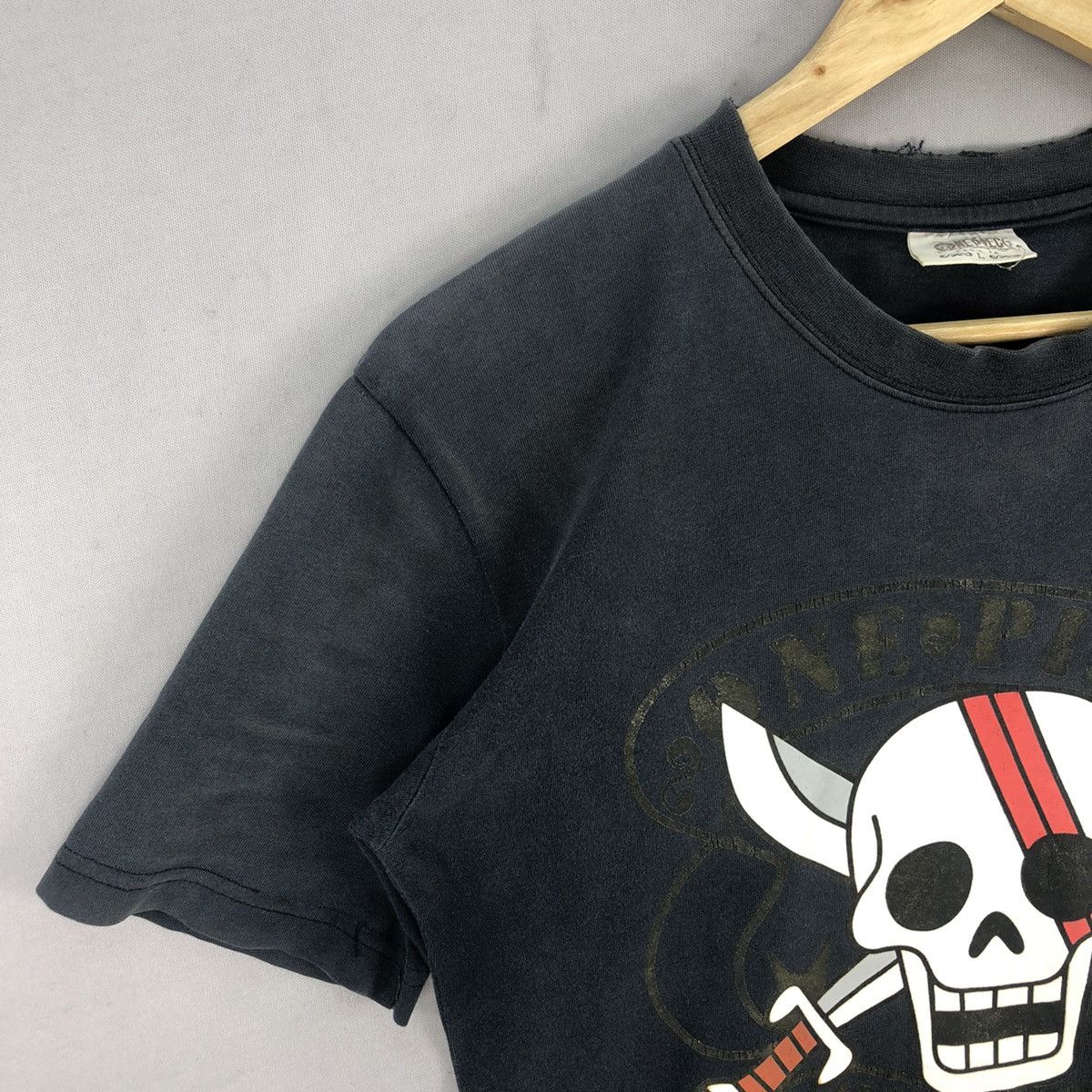 One Piece Vintage 00’s One Piece Shanks Trashed Faded Shirt Size US S / EU 44-46 / 1 - 2 Thumbnail