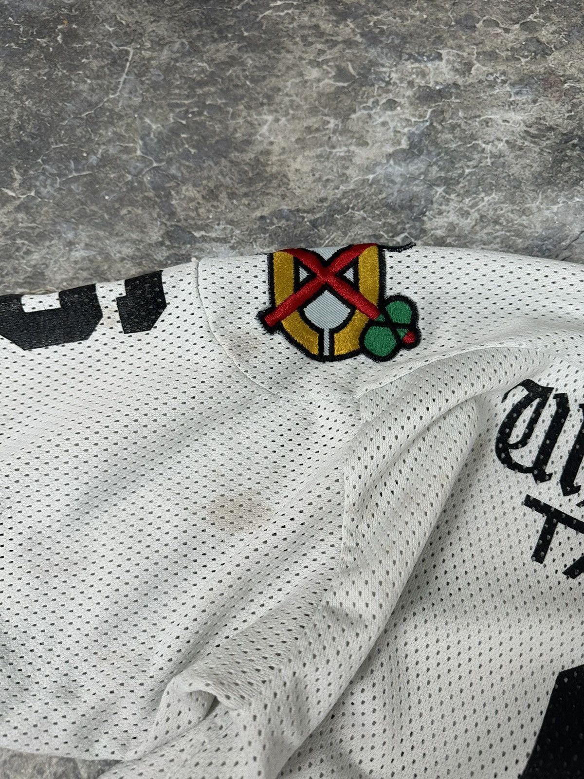 NHL × Vintage Vintage Black Hawks Thrashed Mesh Jersey Size US L / EU 52-54 / 3 - 6 Thumbnail