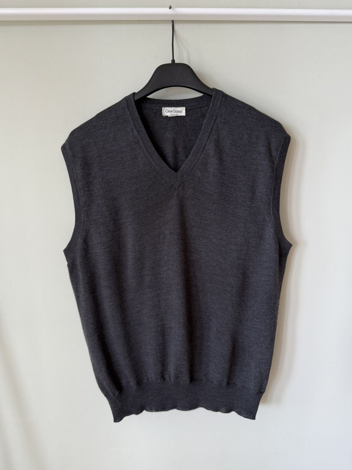 Gran Sasso Gran Sasso wool v neck vest gilet Size US S / EU 44-46 / 1 - 1 Thumbnail