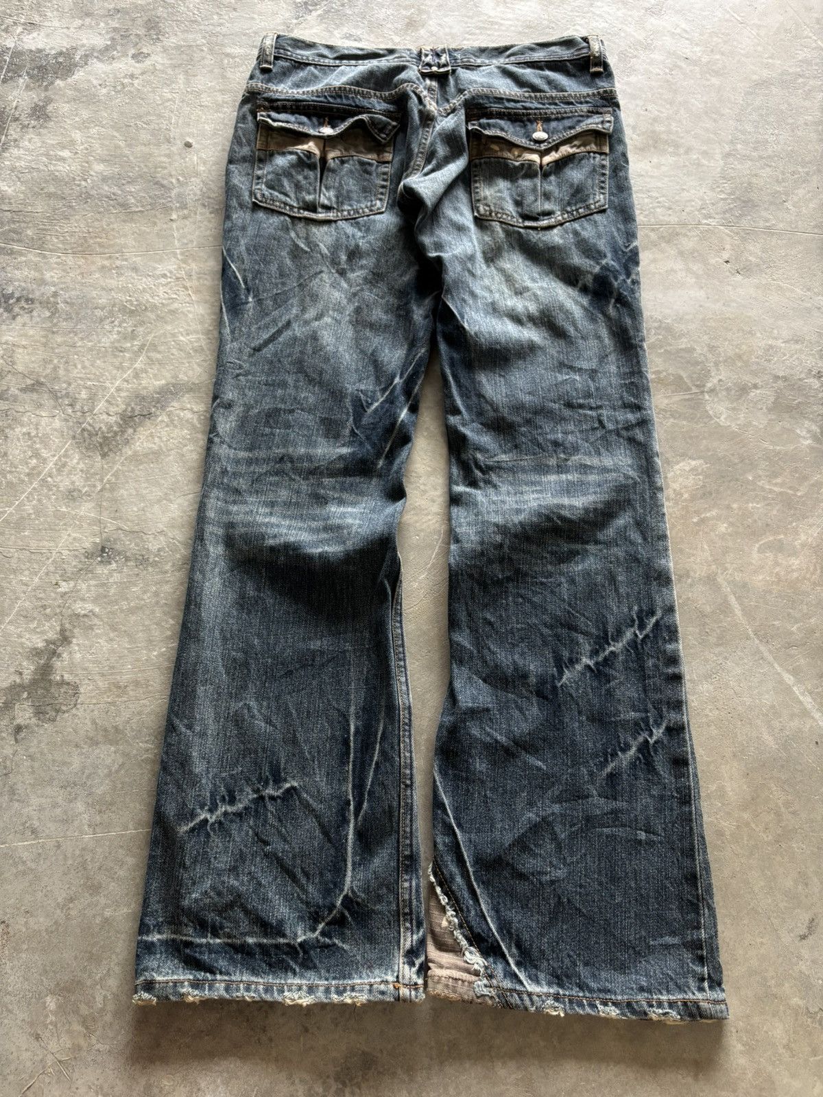 If Six Was Nine ROOT THREE STYLE flare camo patches sick whiskered washed Size US 32 / EU 48 - 12 Thumbnail