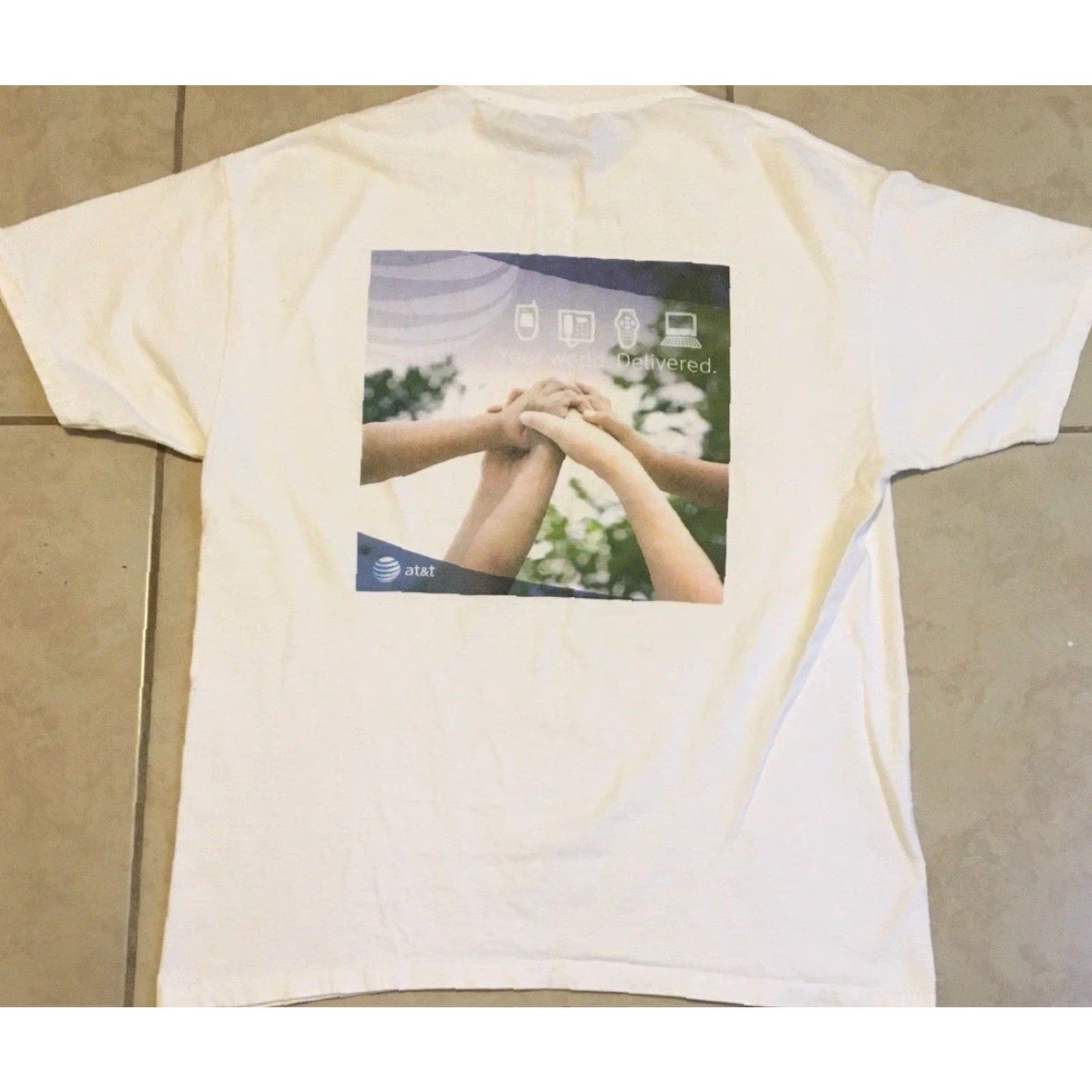 Apple VINTAGE AT&T Shirt Mens L White Cotton Crew Neck Short Sleeve 80s 90s Y2K Retro Tech Phone Funny Grunge Rock California USA Size US L / EU 52-54 / 3 - 2 Thumbnail