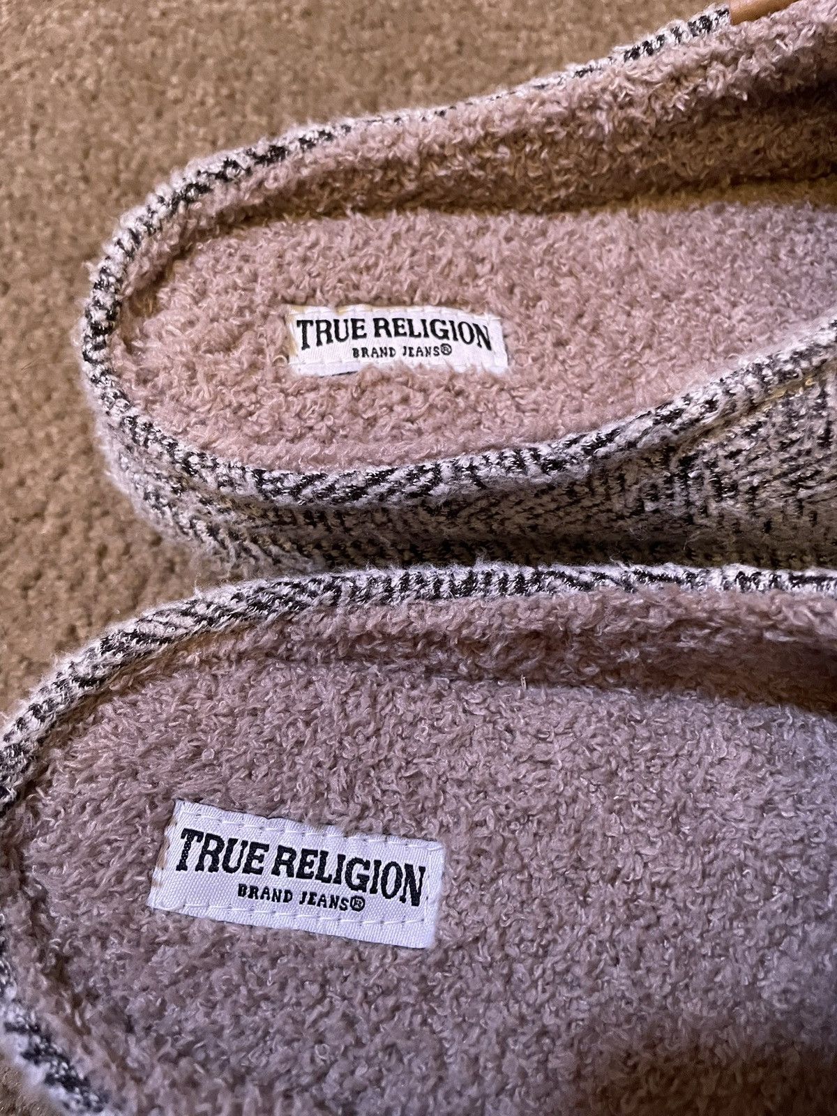 True Religion True religion slippers Size US 7.5 / EU 40-41 - 4 Thumbnail