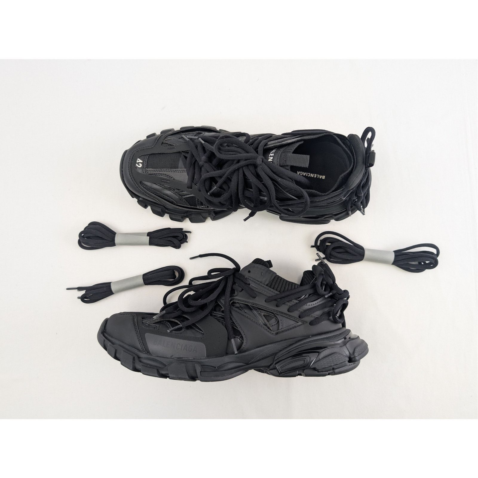 Balenciaga o1rshd1 Track Laces Shoe Sneakers in Black Size US 9 / EU 42 - 1 Thumbnail