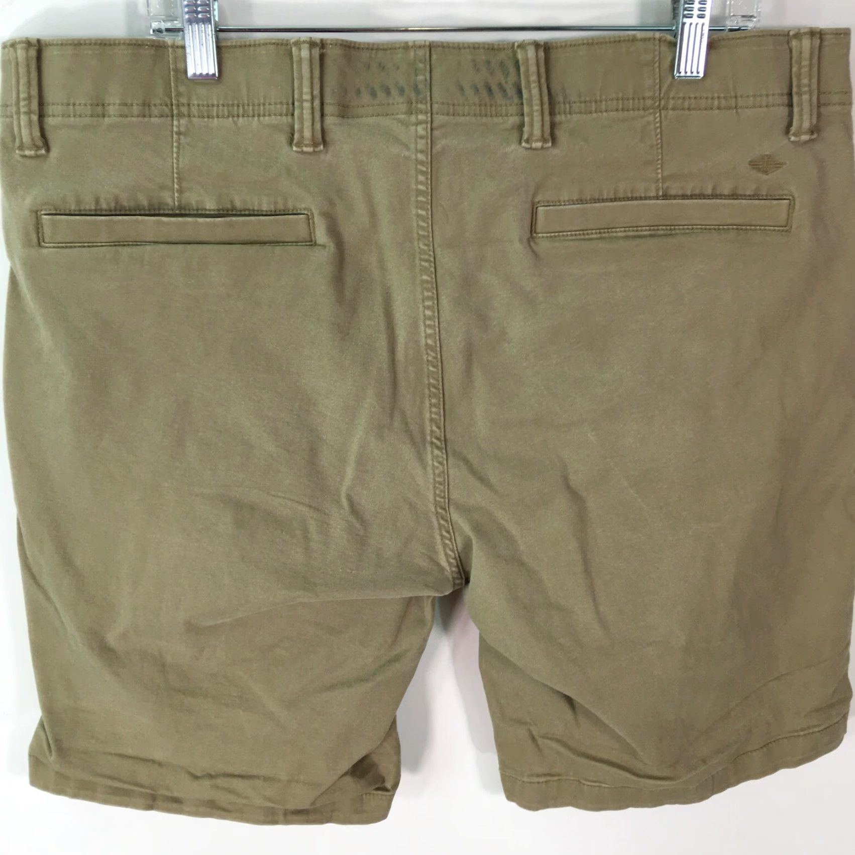 Dockers Dockers Est. 1986 Mens Flat Front Regular Fit Mid Rise Chino Shorts TAN 38 Beige Shorts Mens 38 Chino Shorts Dockers Size US 38 / EU 54 - 2 Thumbnail