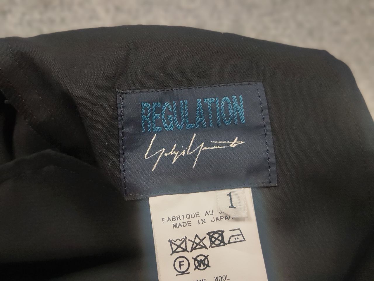 Yohji Yamamoto Yohji Yamamoto Y's Regulation Laine Wool Womens Tuck Shorts Size 30" / US 8 / IT 44 - 15 Thumbnail