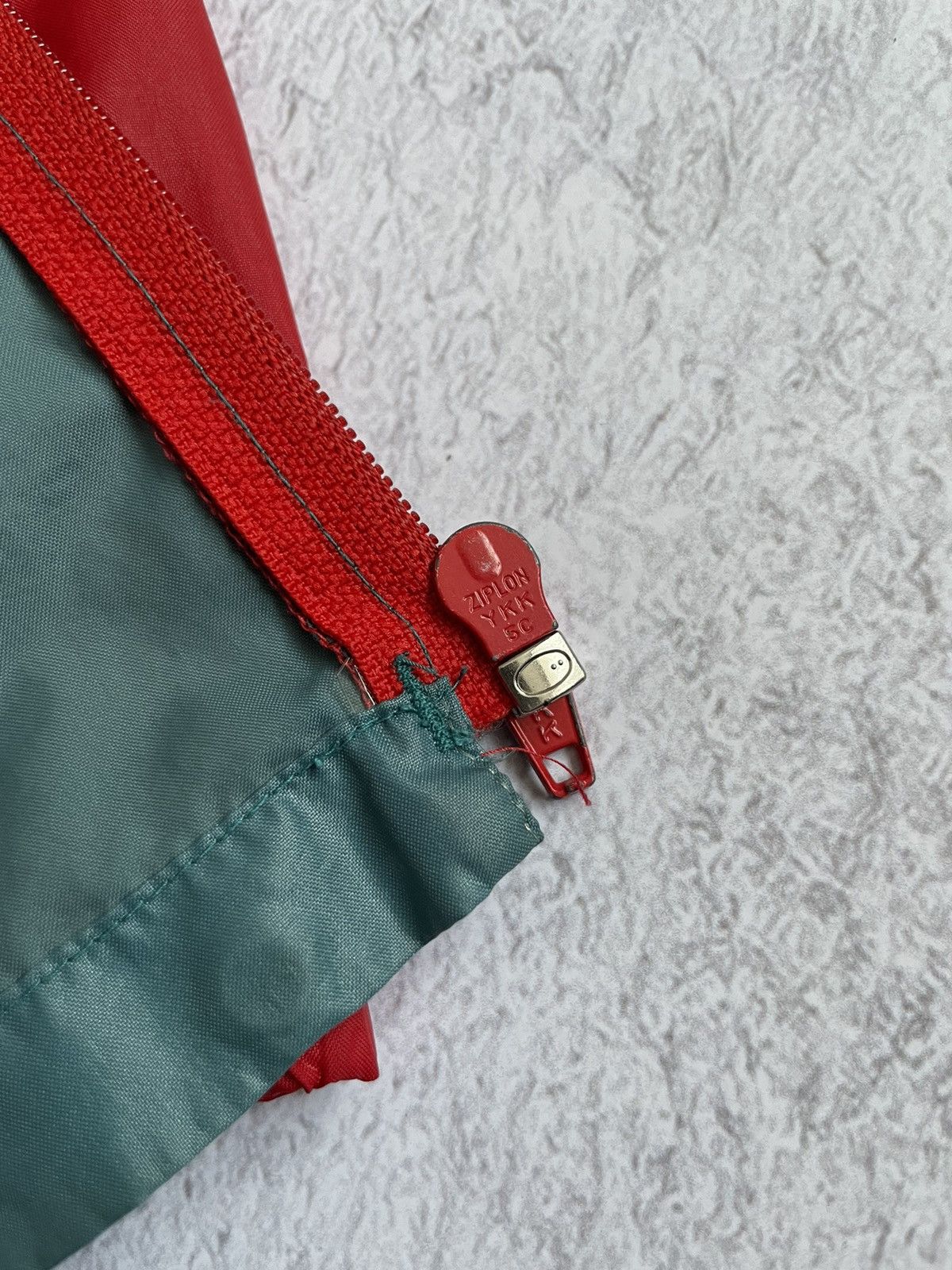Vintage Adidas Vintage 90s Raincoat Light Jacket Retro 90s Size US L / EU 52-54 / 3 - 9 Thumbnail