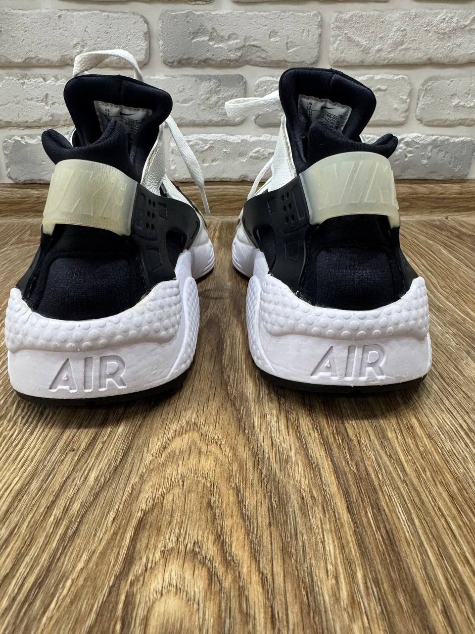 Nike Nike Air Huarache Black White Panda Size US 11 / EU 44 - 13 Thumbnail