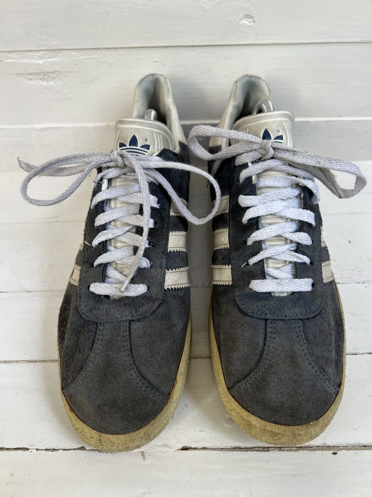 Adidas RARE Vintage Adidas Gazelle Navy Blue Suede White Shoes Size US 9 / EU 42 - 2 Thumbnail