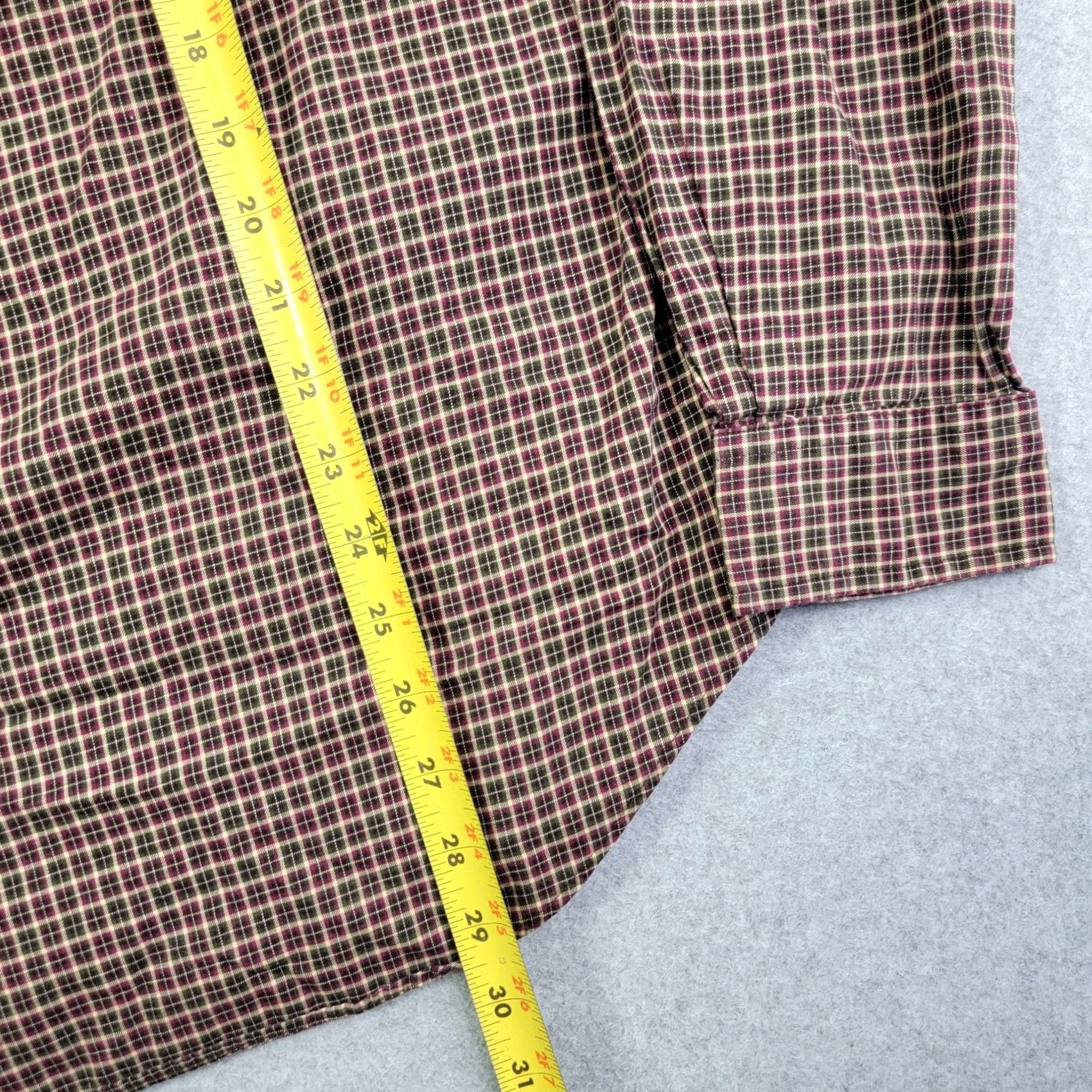 Ralph Lauren Ralph Lauren Men’s Medium Classic Fit Red Plaid Long Sleeve Button Down casual Shirt Size US M / EU 48-50 / 2 - 7 Thumbnail