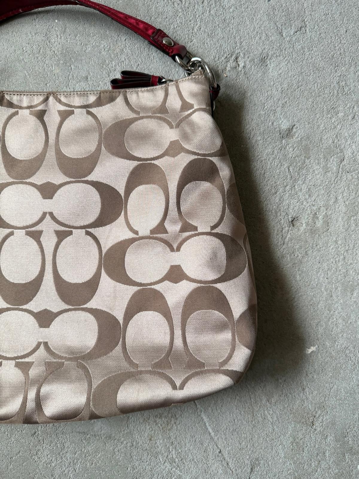 Coach Coach Signature Daisy Poppy Heart Shoulder Bag Beige/Red Size ONE SIZE - 8 Thumbnail