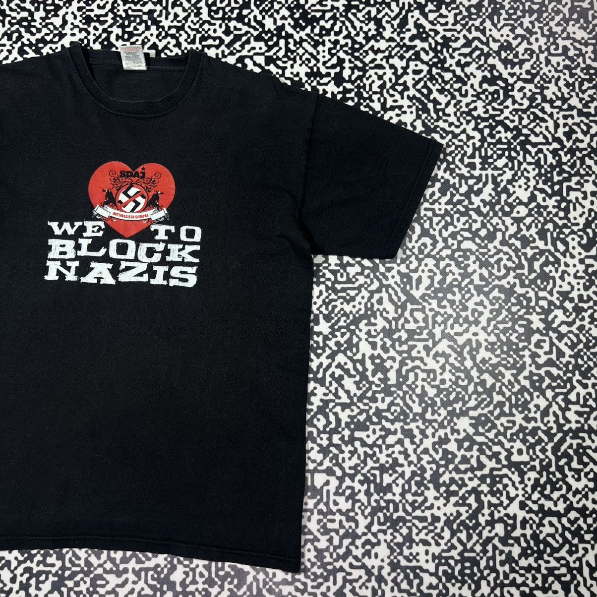 Vintage Vintage Y2K Rare SDAI Block Nazis Italian Antifa Punk Tshirt Size US M / EU 48-50 / 2 - 3 Thumbnail