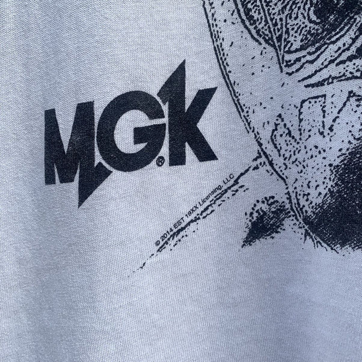 Band Tees Thrashed machine gun kelly rap tee Size US M / EU 48-50 / 2 - 4 Thumbnail