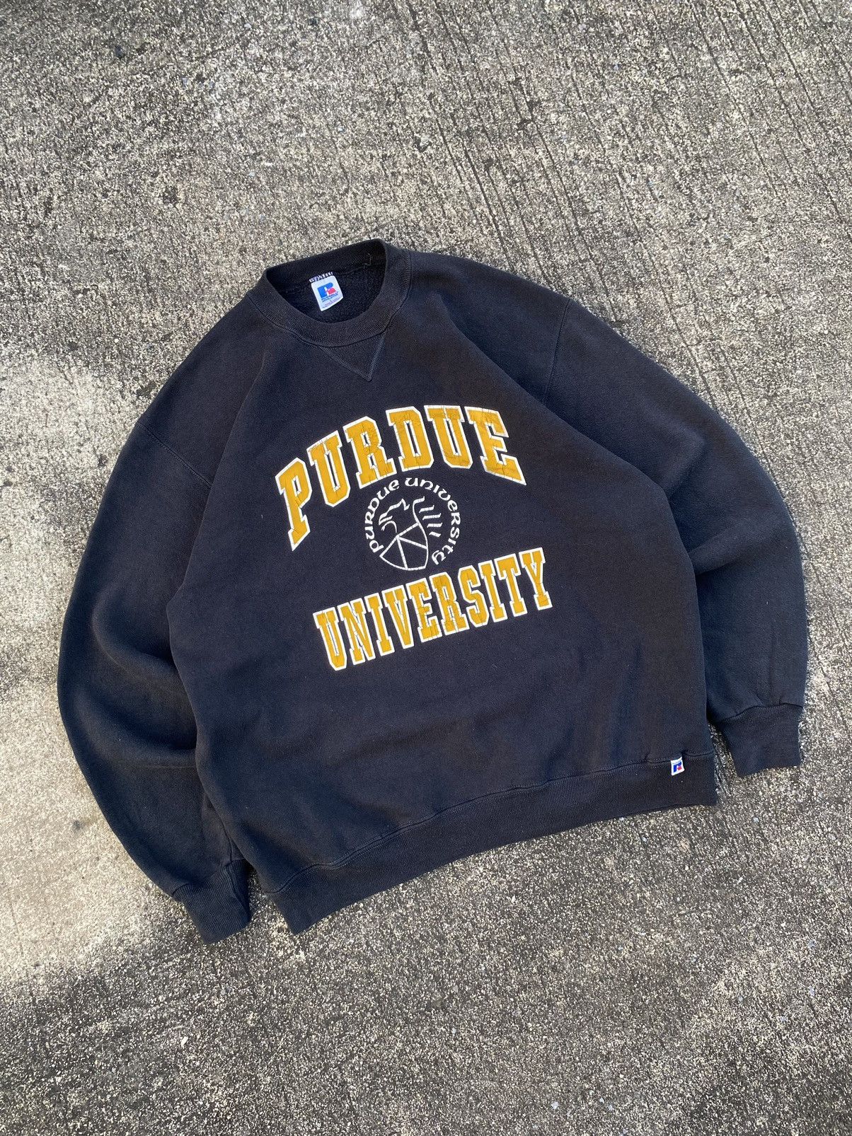 80s Russel Athletic Sweat made in USA 前v Vintage 80's Russell Athletic USA Made Solid RED Crewneck