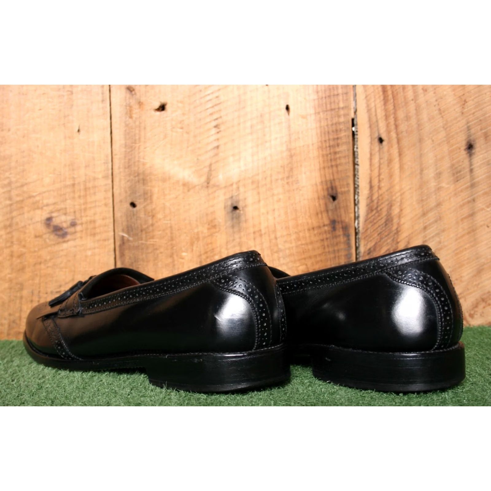 Allen Edmonds ALLEN EDMONDS Bridgeton Black Leather Brogue Kiltie Tassel Loafers Sz. 11B Mens Shoes Dress Slip On US 11 Black Brogue Leather Shoes Mens Size US 11 / EU 44 - 3 Thumbnail