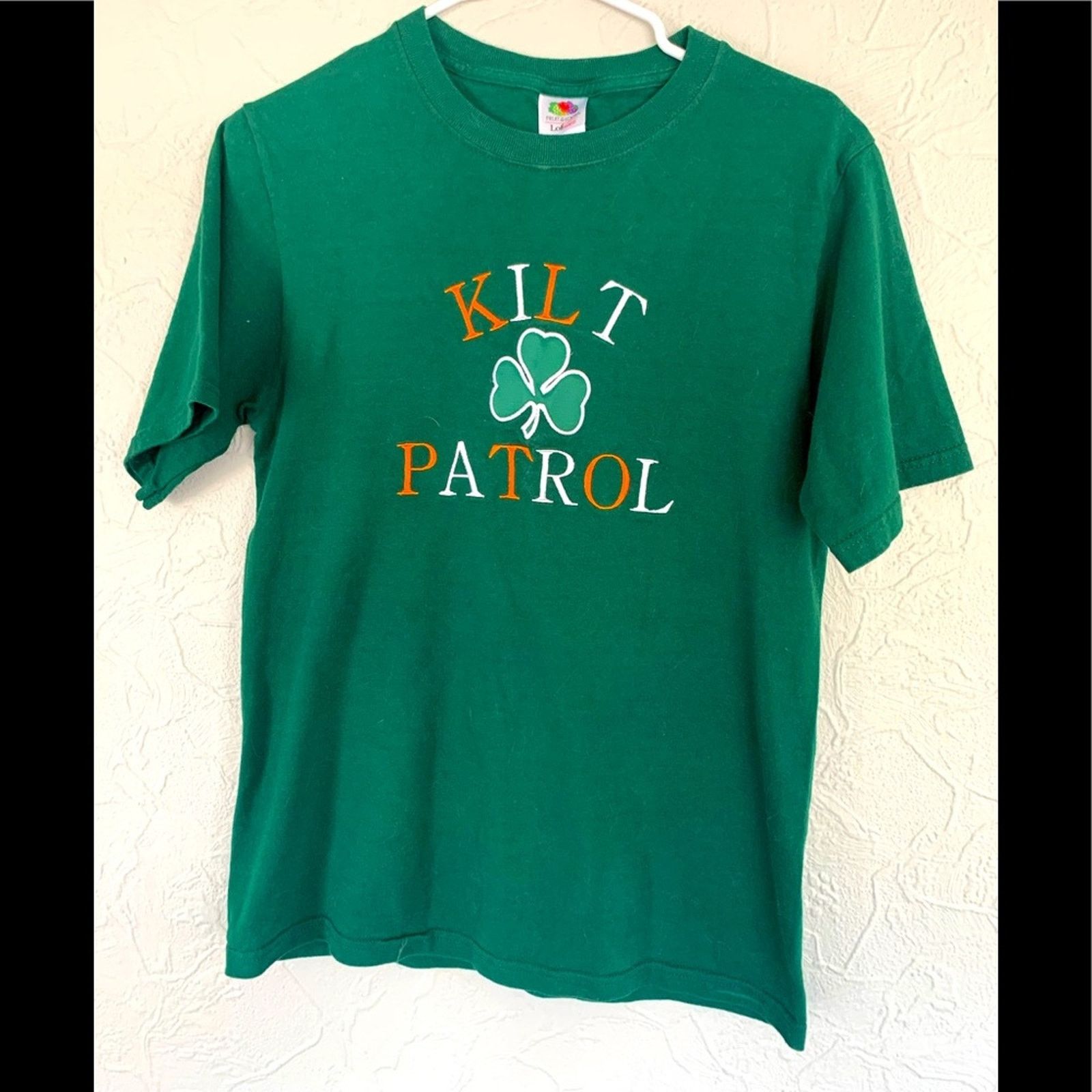 Fruit Of The Loom MENS QUALITY EMBROIDERED SHIRT KILT GO COMMANDO IRISH PRIDE Size US S / EU 44-46 / 1 - 1 Thumbnail