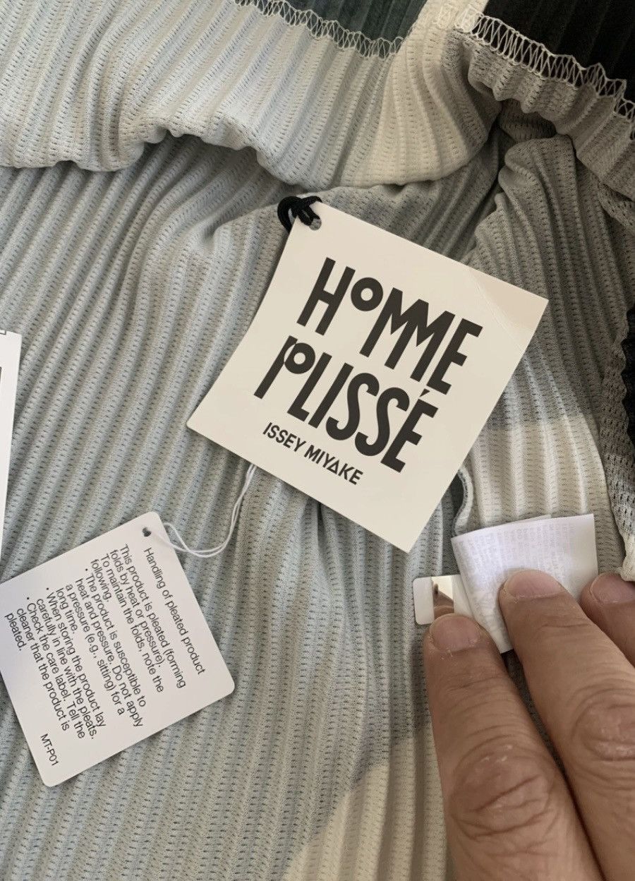 Issey Miyake ISSEY MIYAKE T-shirt size 2 grey plisse Size US M / EU 48-50 / 2 - 10 Thumbnail