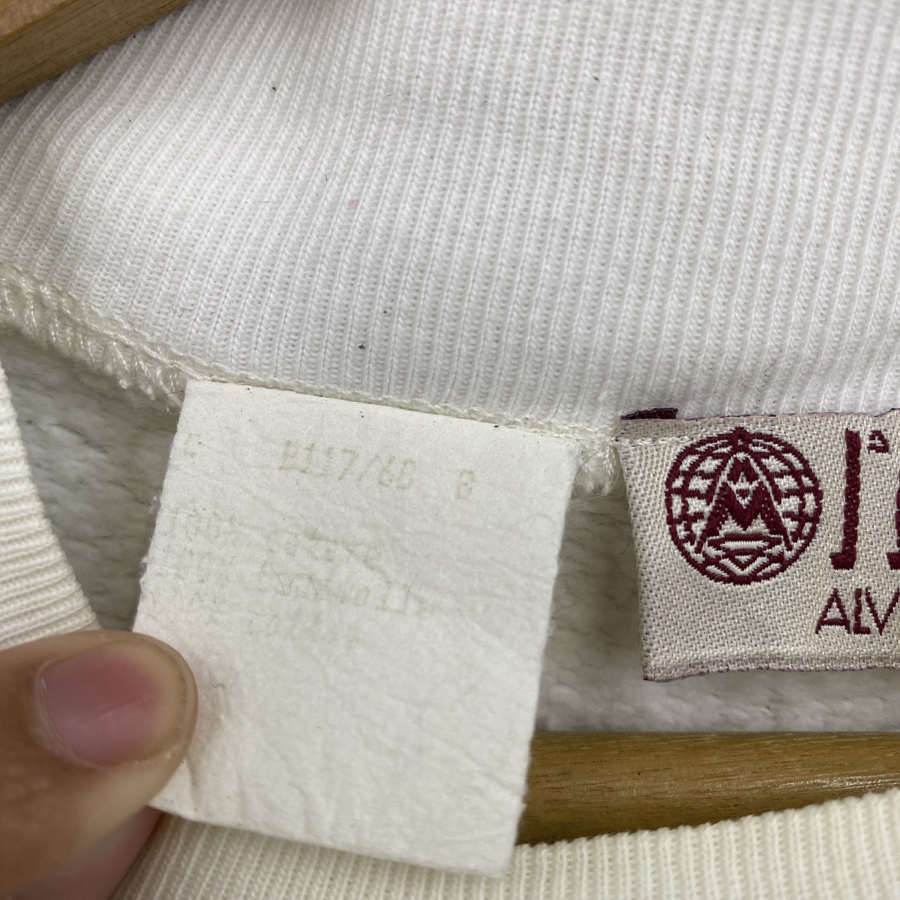 Alviero Martini Vintage Alviero Martini Sweater 90s Jumper Style Sweatshirt Size US L / EU 52-54 / 3 - 6 Thumbnail
