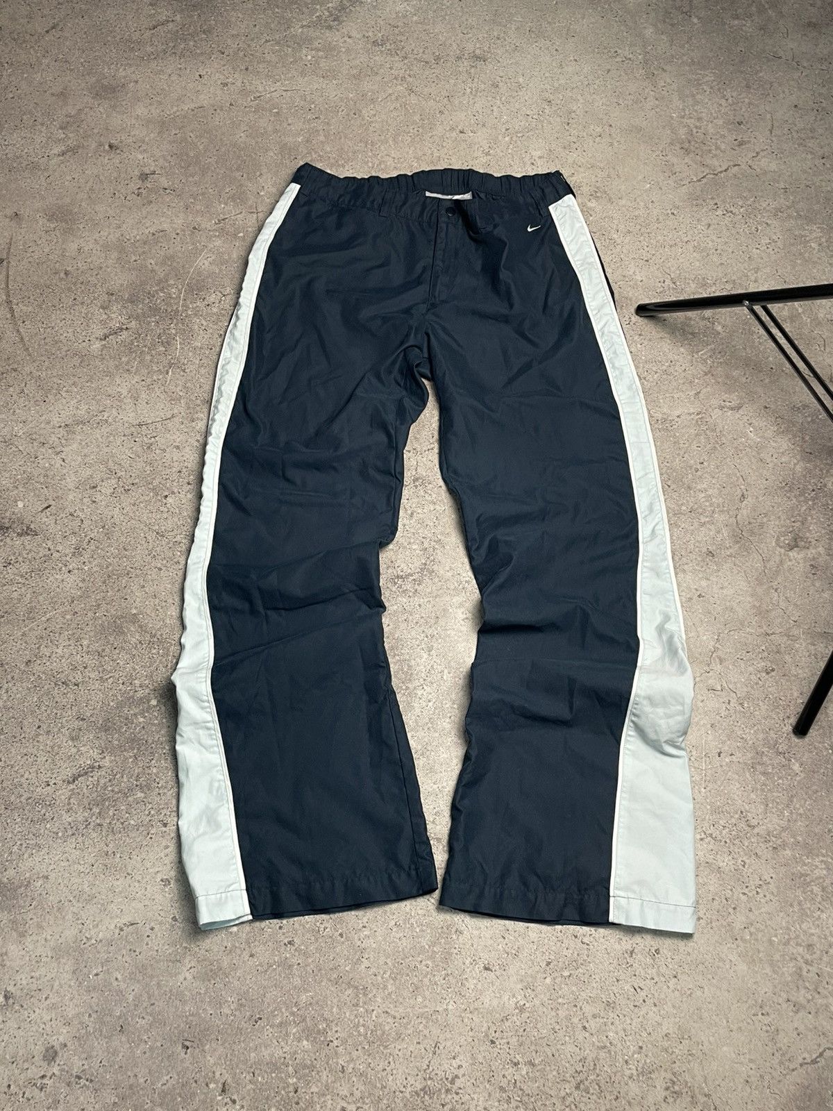 Nike Vintage Nike Nylon Track Pants womens M parachute wide leg Size 30" / US 8 / IT 44 - 1 Thumbnail