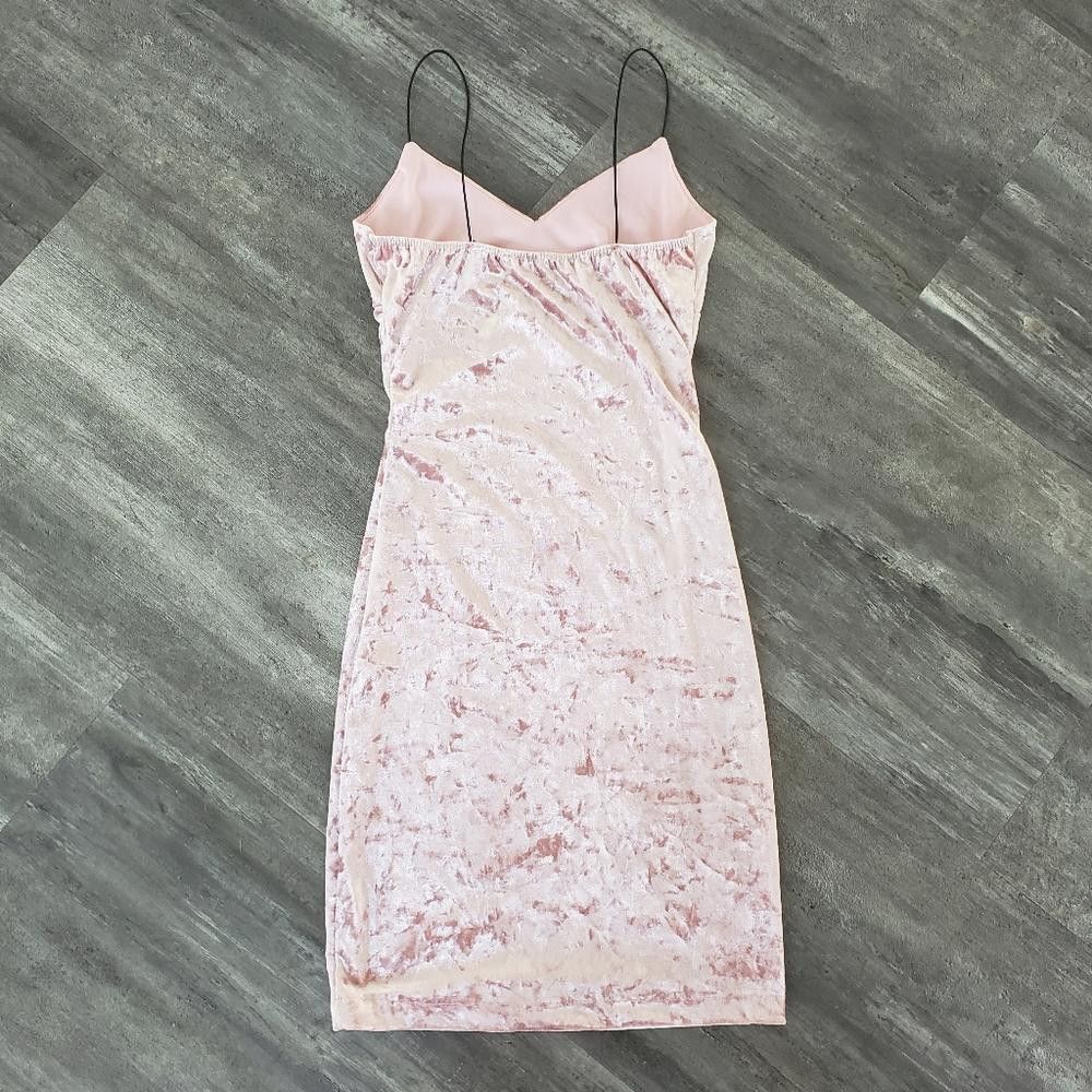 Designer Light Pink Velvet Lush Classic Mini Size S / US 4 / IT 40 - 2 Thumbnail