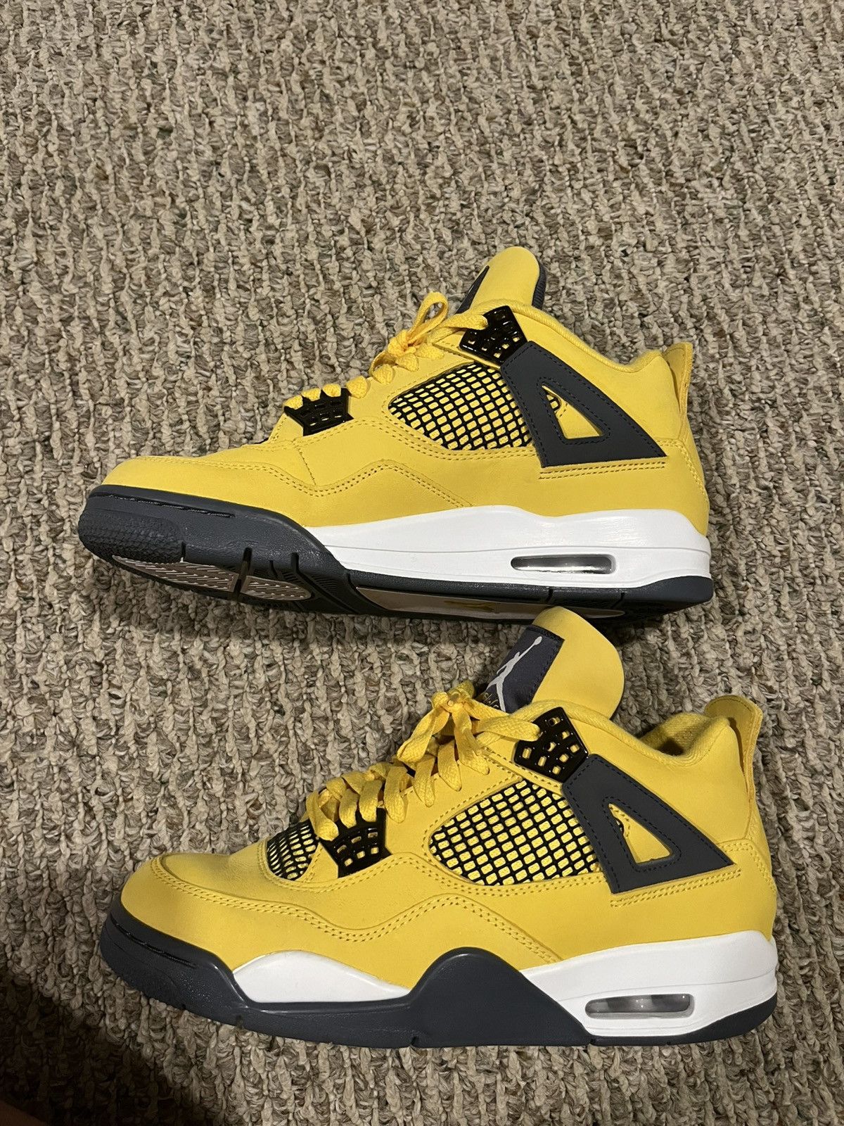 Jordan Brand Jordan 4 taxi/lightning VNDS Size US 8.5 / EU 41-42 - 2 Thumbnail